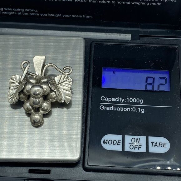 Gorgeous Vintage 925 Mexico Grape Cluster Sterling Silver Brooch / Pin / Pendant - Picture 4 of 5